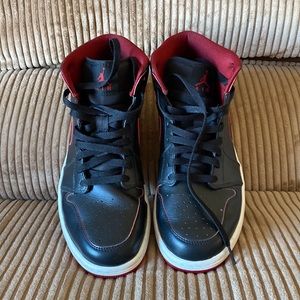 Mens Air Jordan 1 mid size 11.5